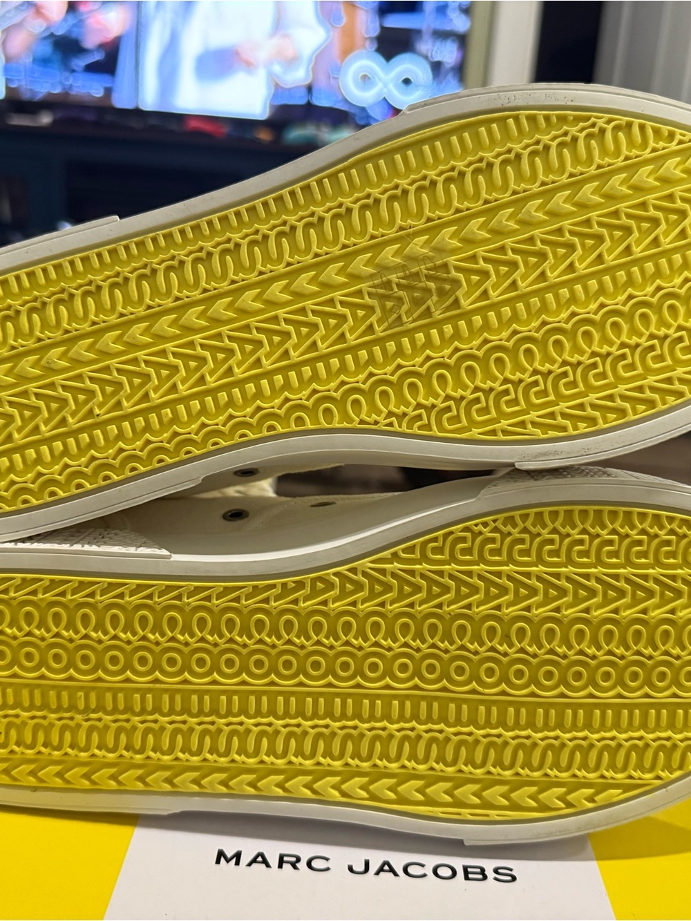 Marc Jacobs Yellow Shoe Box - Picture 3 of 15